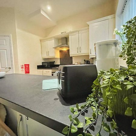 5 Bedroom, Sleeps 9 - Base To Explore Liverpool And Beyond リヴァプール エクステリア 写真