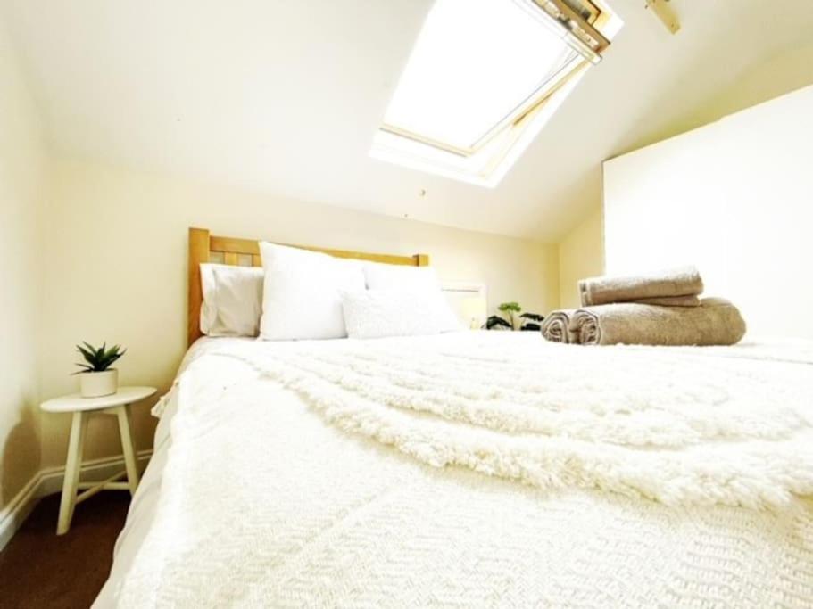 5 Bedroom, Sleeps 9 - Base To Explore Liverpool And Beyond リヴァプール エクステリア 写真