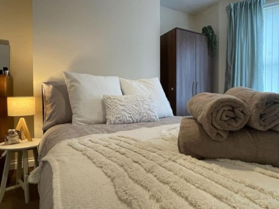 5 Bedroom, Sleeps 9 - Base To Explore Liverpool And Beyond リヴァプール エクステリア 写真