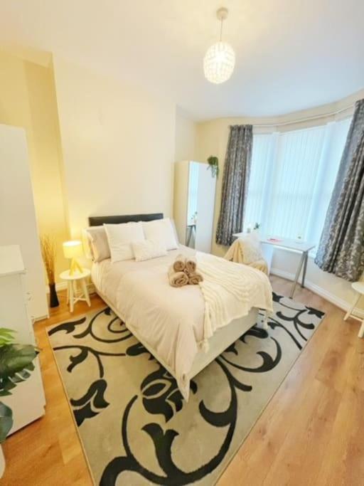 5 Bedroom, Sleeps 9 - Base To Explore Liverpool And Beyond リヴァプール エクステリア 写真