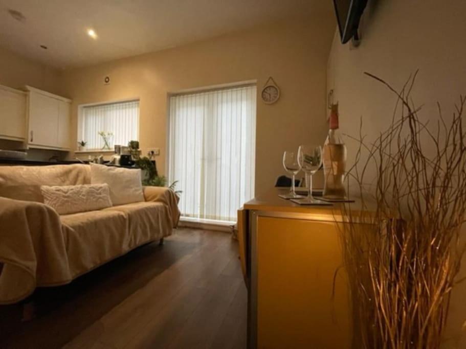 5 Bedroom, Sleeps 9 - Base To Explore Liverpool And Beyond リヴァプール エクステリア 写真
