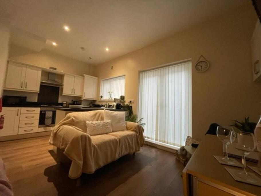5 Bedroom, Sleeps 9 - Base To Explore Liverpool And Beyond リヴァプール エクステリア 写真