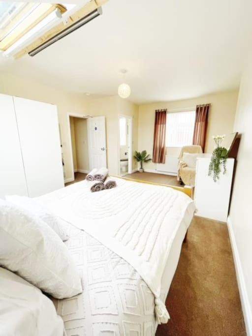 5 Bedroom, Sleeps 9 - Base To Explore Liverpool And Beyond リヴァプール エクステリア 写真