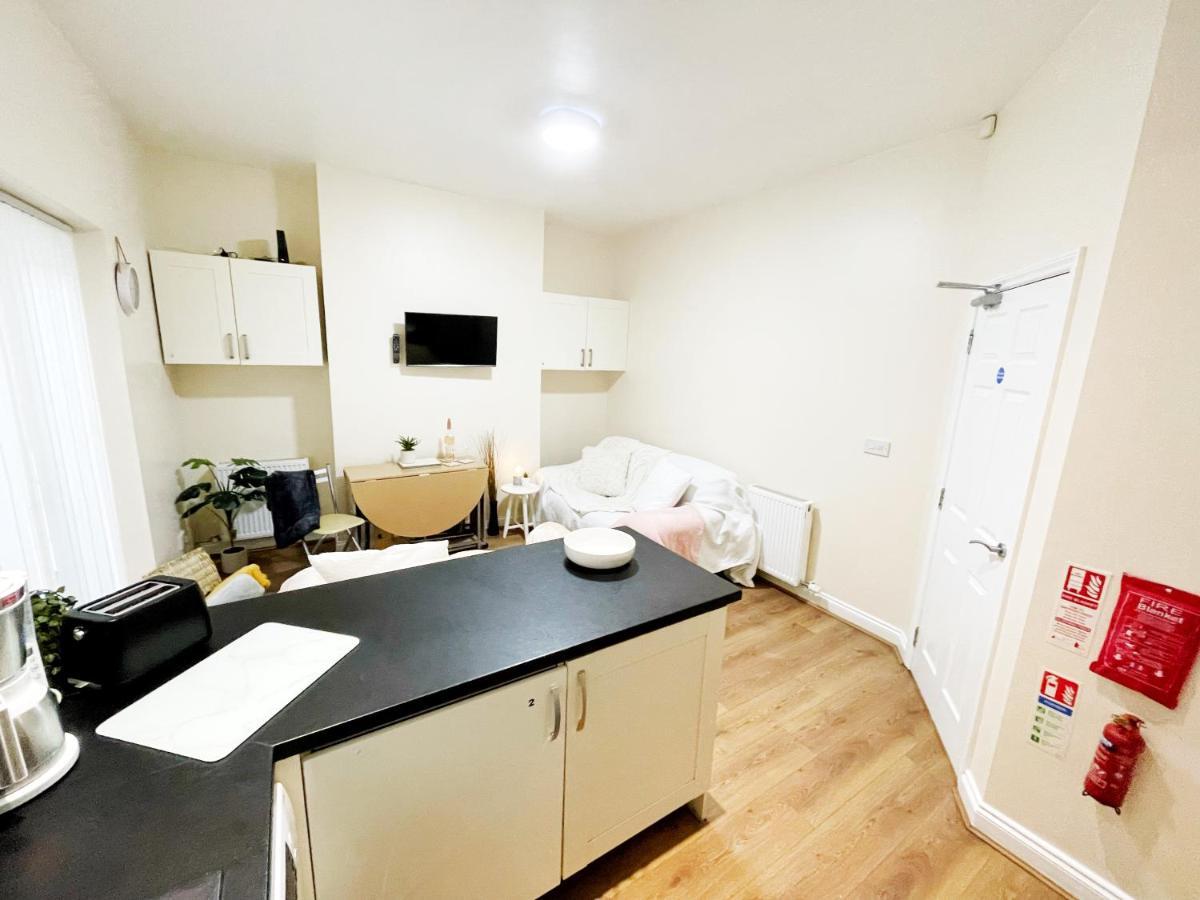 5 Bedroom, Sleeps 9 - Base To Explore Liverpool And Beyond リヴァプール エクステリア 写真